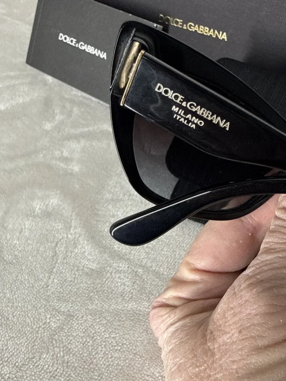 Dolce & Gabbana Womens Cat-eye sunglasses Black Great Barely Worn Box Case